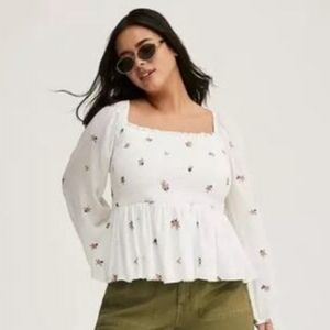 BNWT Torrid Smocked Top 0 Whote